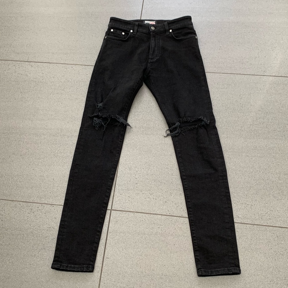 Represent black denim.